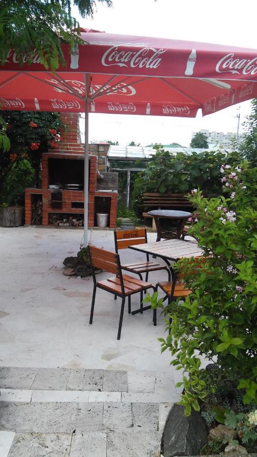 Guest House Odessa Esterno foto