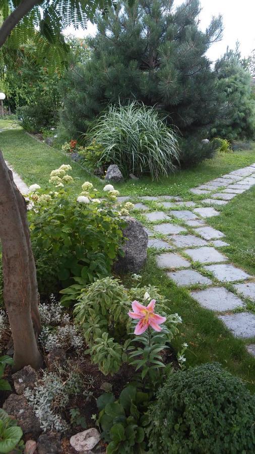 Guest House Odessa Esterno foto